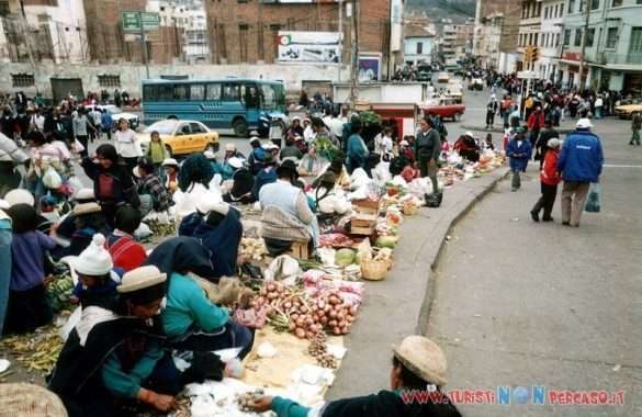 Mercato tradizionale dell'Ecuador