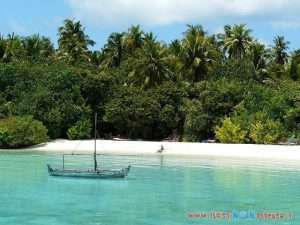 Pontile di Makunudu alle Maldive
