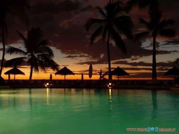 Tramonto sulla spiaggia di Nosy Be in Madagascar