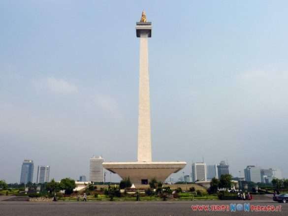 Giacarta in Indonesia con il Monumento Nazionale