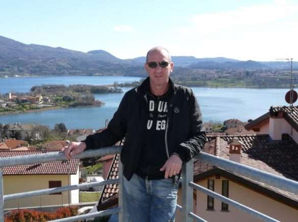 Panorama di Civate e delle montagne vicino a Lecco
