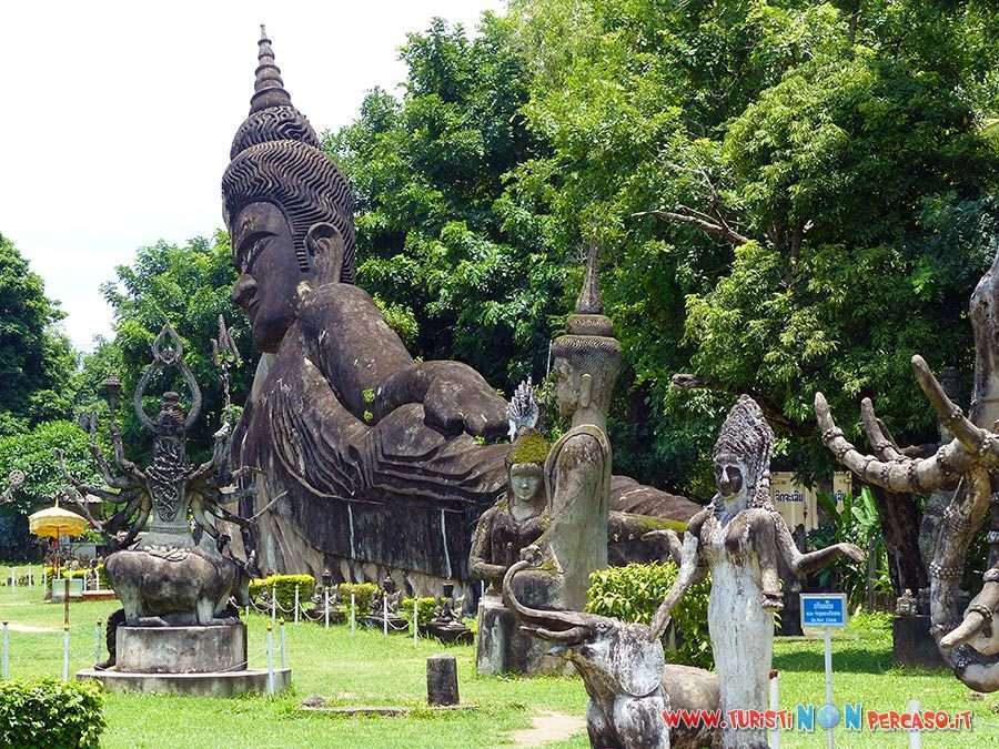 scultura gigante Buddha Park Vientiane