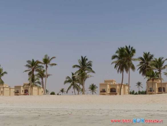 Salalah Rotana Resort sulla spiaggia di Salalah in Oman