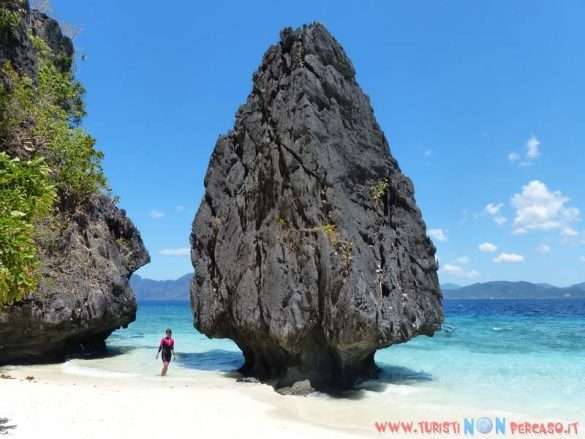 El Nido a Palawan nelle Filippine con mare e paesaggio tropicale