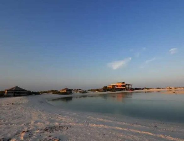 Bar al Hikman Oman spiaggia selvaggia e mare turchese